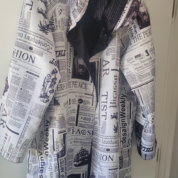 Elegant Newspaper Print/Black Coat - Picture 4 of 6
